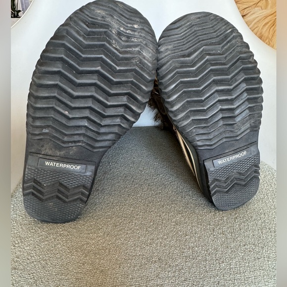 Sorel Joan of Arctic black and Gray Snow Boot - Picture 4 of 8